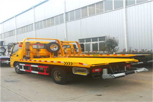 兴义附近拖车救援搭电